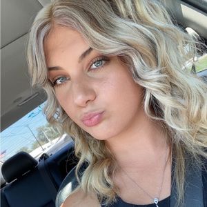 Meet your Posher, Alexus